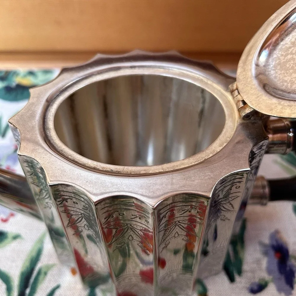 Unique VTG International Silver Co Silver Plate Fluted Etched Teapot Victorian